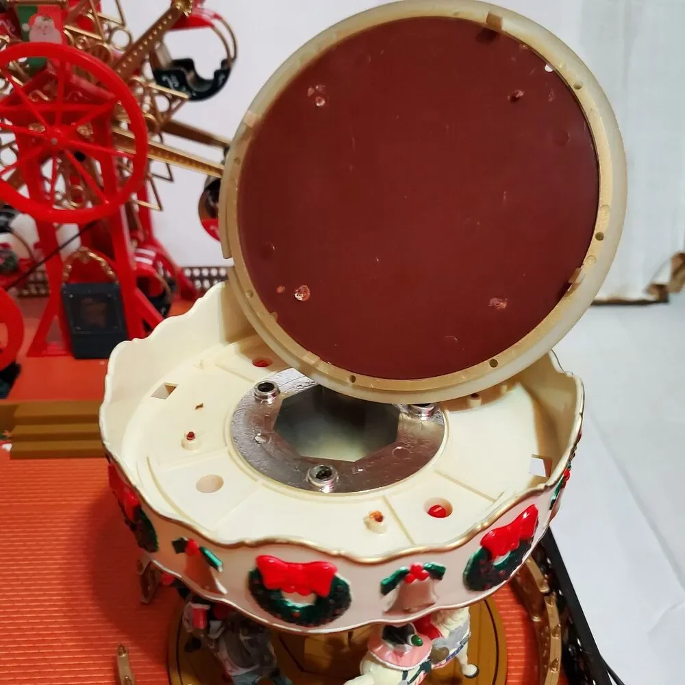 Maisto Santa's Holiday Wonderland Animated Lighted Musical Display Please Read